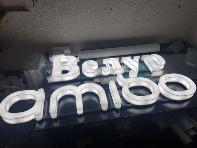 Izrada LED svetlećih reklama - Izrada svetlećih slova - Izrada LED logoa